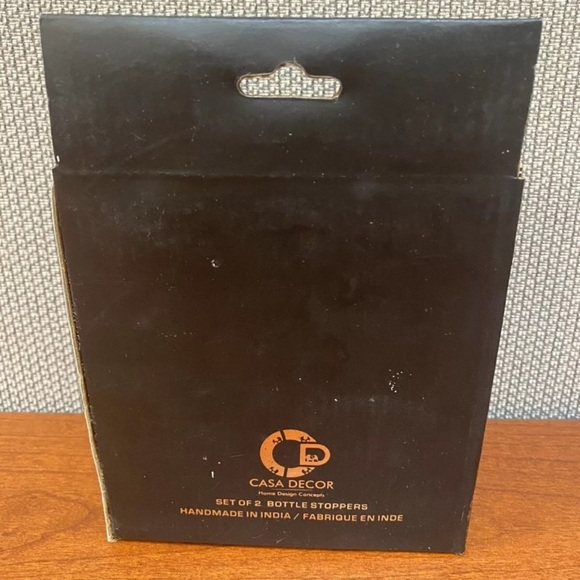 Casa Decor Set of 2 Bottle Stoppers Black & White Floral Wine Corks Bar NEW - Picture 5 of 7